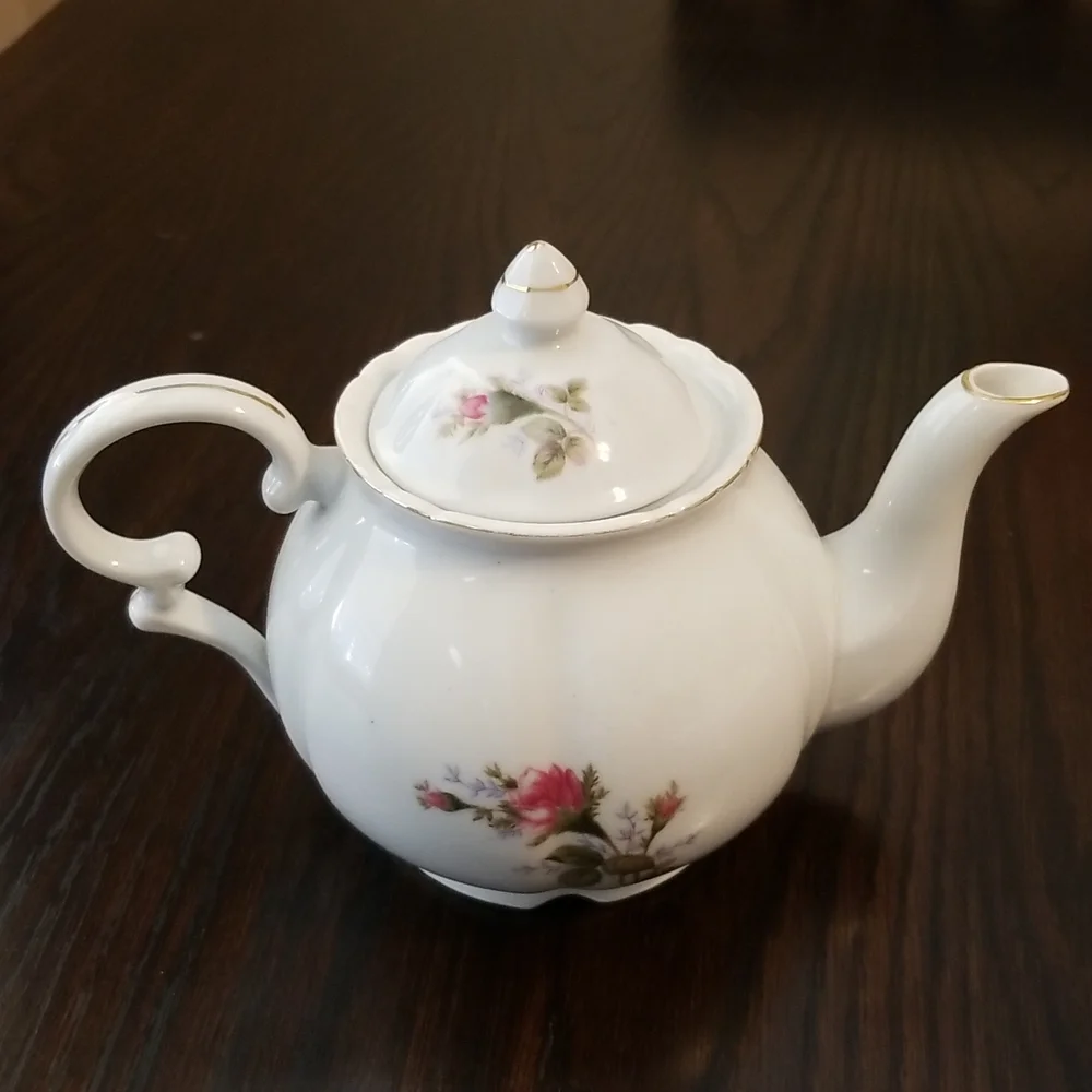 3pc Porcelain Tea Set - Picture 2 of 16